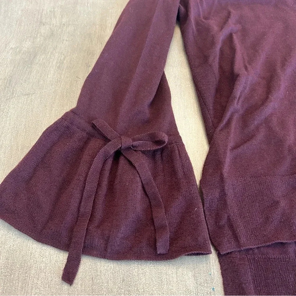 J Crew Burgundy Bell Sleeve Sweater 100% Merino Wool Size XS - Picture 3 of 9
